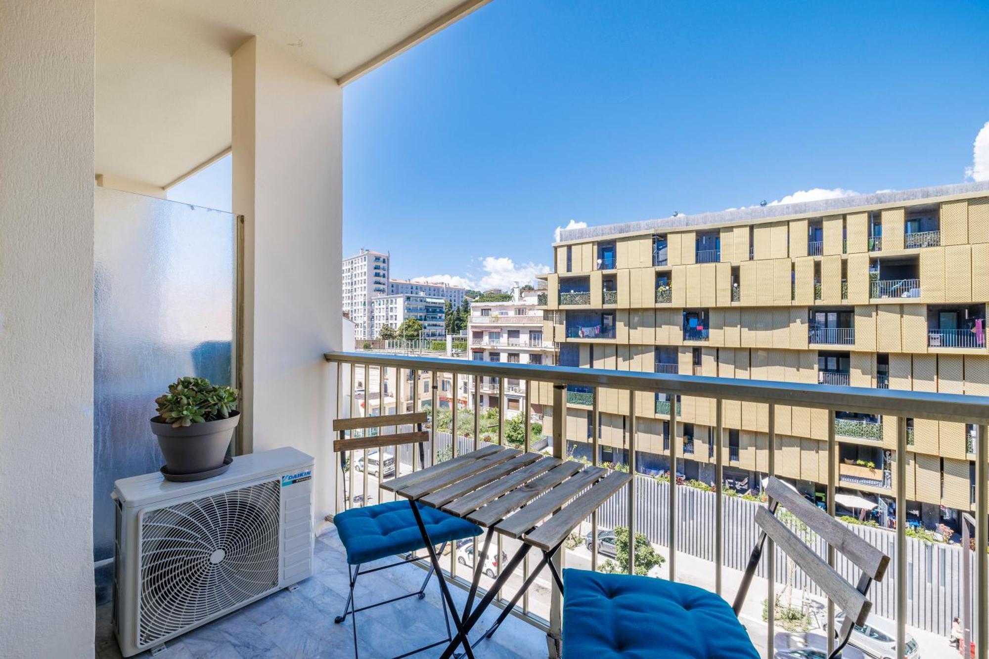 Elegant Studio Avec Terrasse Proche Mer Tramway Ница Екстериор снимка