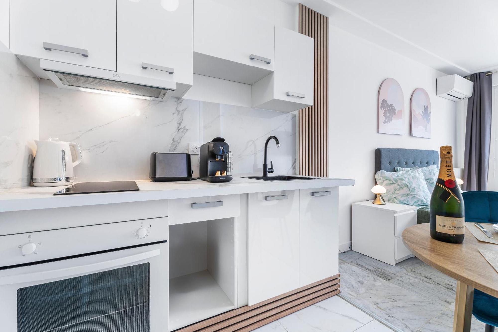 Elegant Studio Avec Terrasse Proche Mer Tramway Ница Екстериор снимка